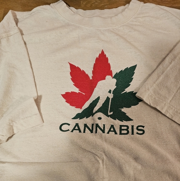 Efforts Hempwear Team Canada inspired tshirt - Picture 1 of 3